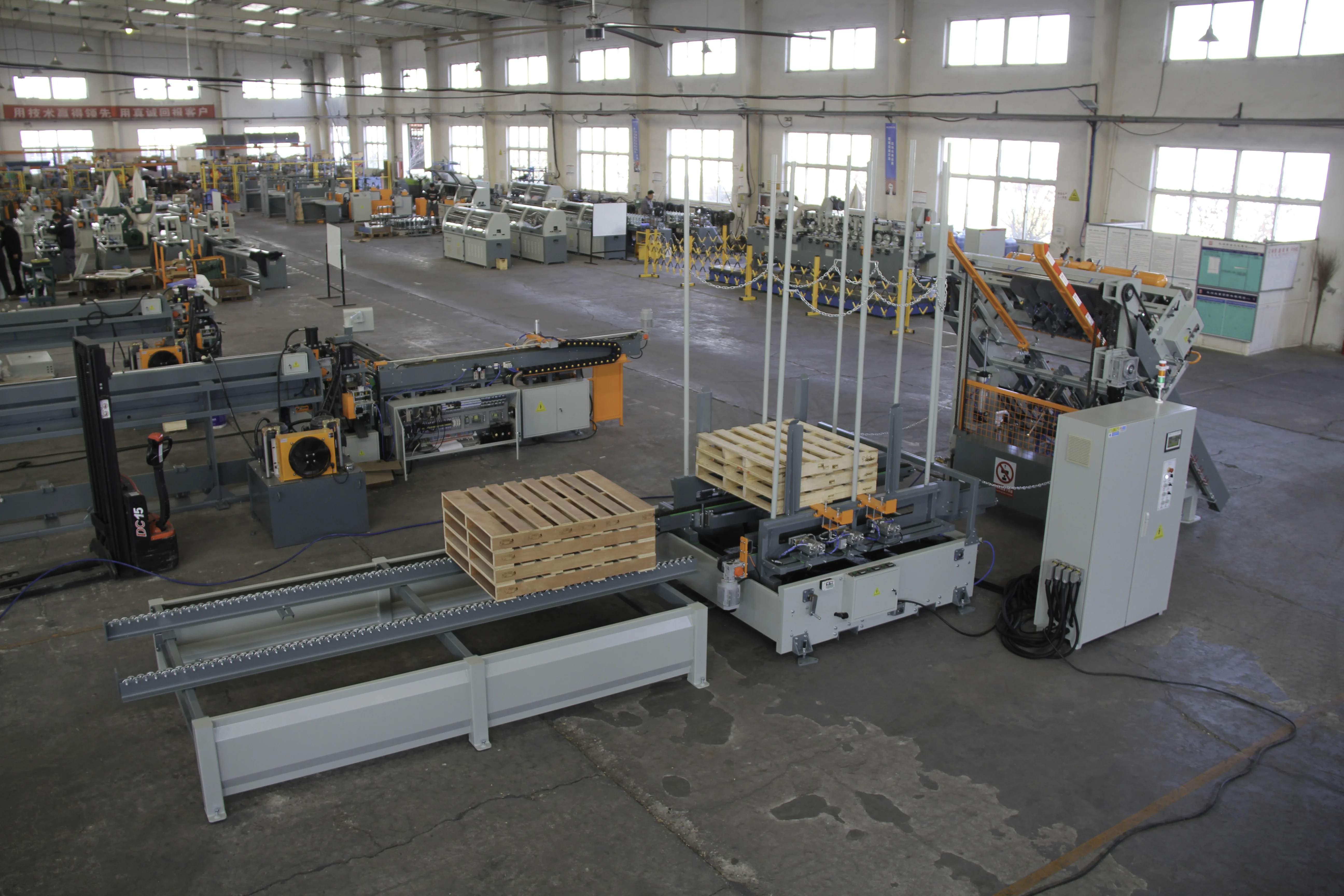 Saifan SF9025 Woodworking Automatic Stringer Wood Pallet Nailing Machine