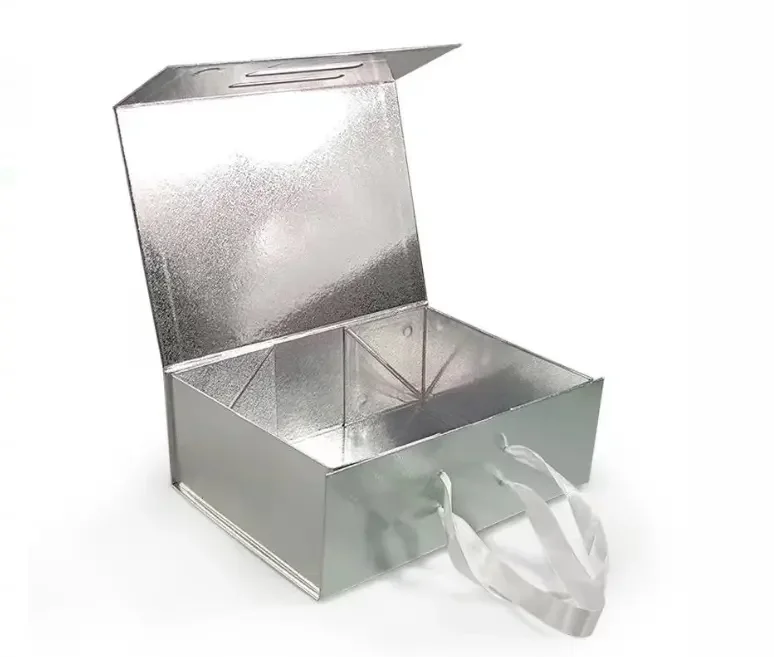 Guangzhou OEM Factory Custom luxury silver Hard Cardboard Hat Box Shoe Packaging Clothing magnetic Gift Paper Boxes With Handle