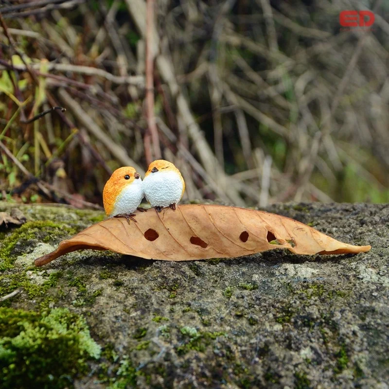 Z09852A Most Popular Products Artificial Animal Statue Crafts Resin Bird On Leaf Figurines