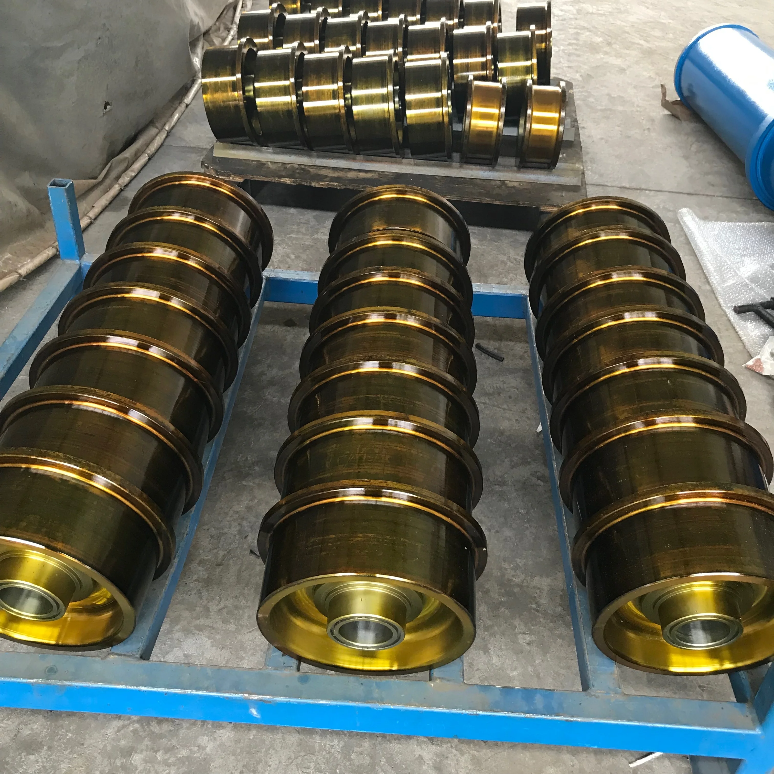 steel forged wheel diameter 200mm for overhead crane traveling rueda puente grua