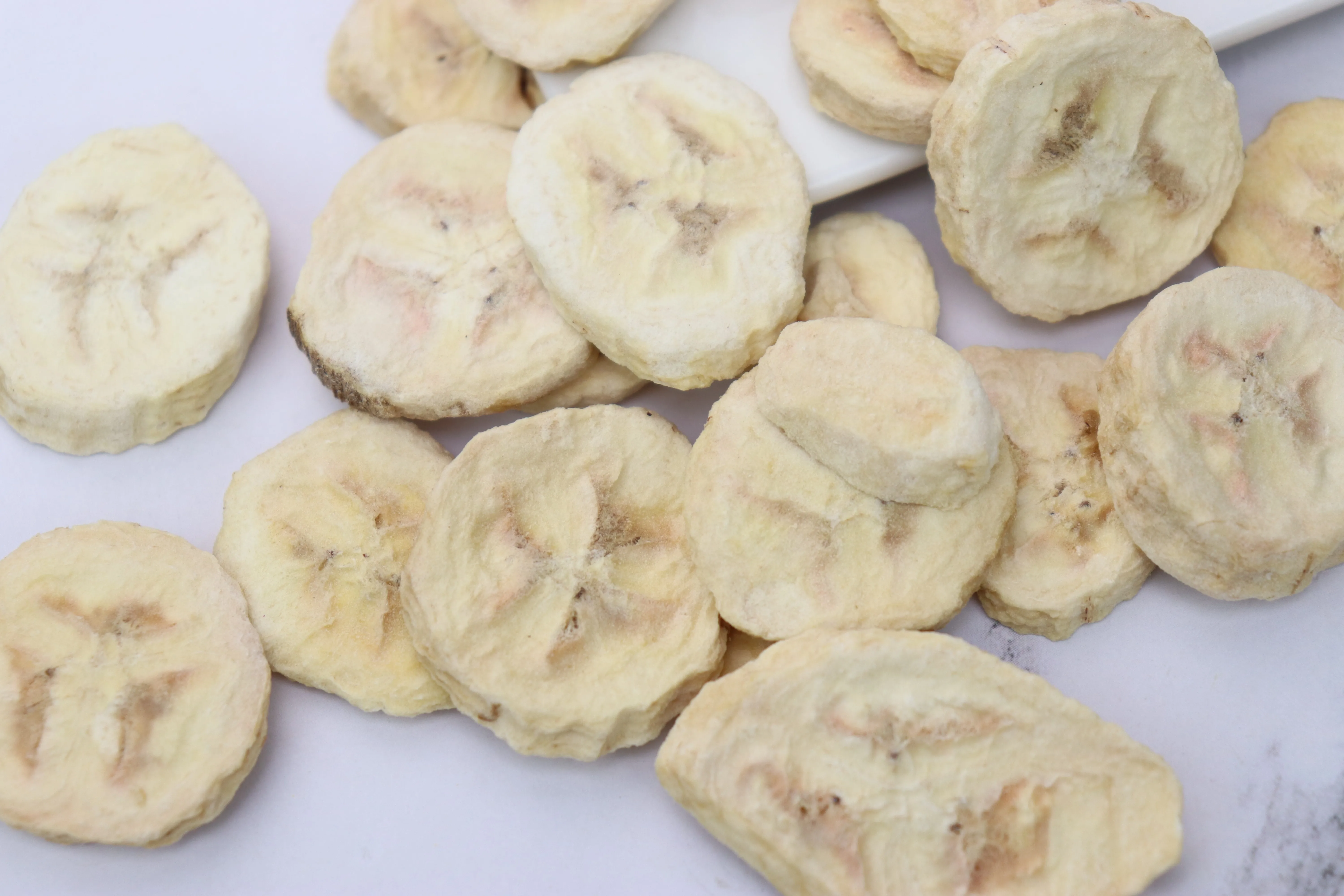 Sales of high quality freeze-dried banana slices processing custom fruit slices tea