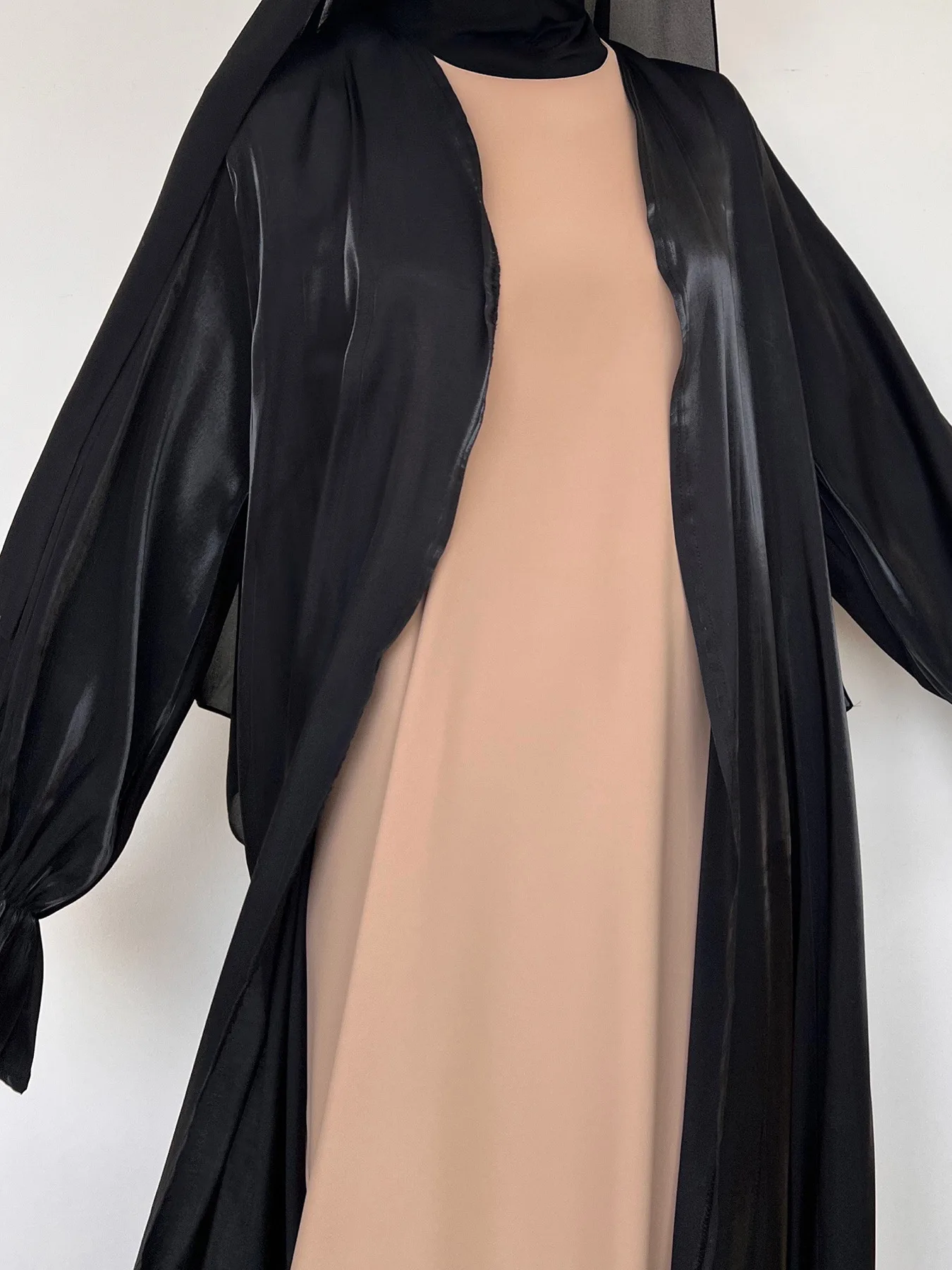 Luxury Arab Shiny Black Silk Abaya Designs Saudi Arabia Black Silk Abaya Dress News Islamic Clothing China 2024