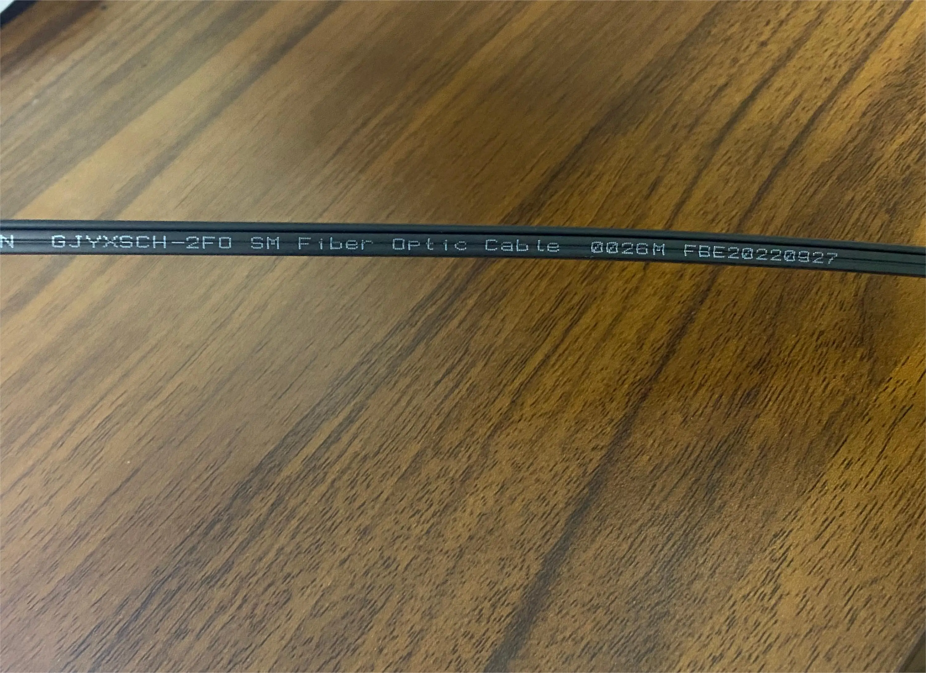 Fiber optic cable FTTH Fiber Jellytobe 3.0*6.0mm loose tube  drop cable GJYXSCH-4B6A1 1.2mm steel 1KM