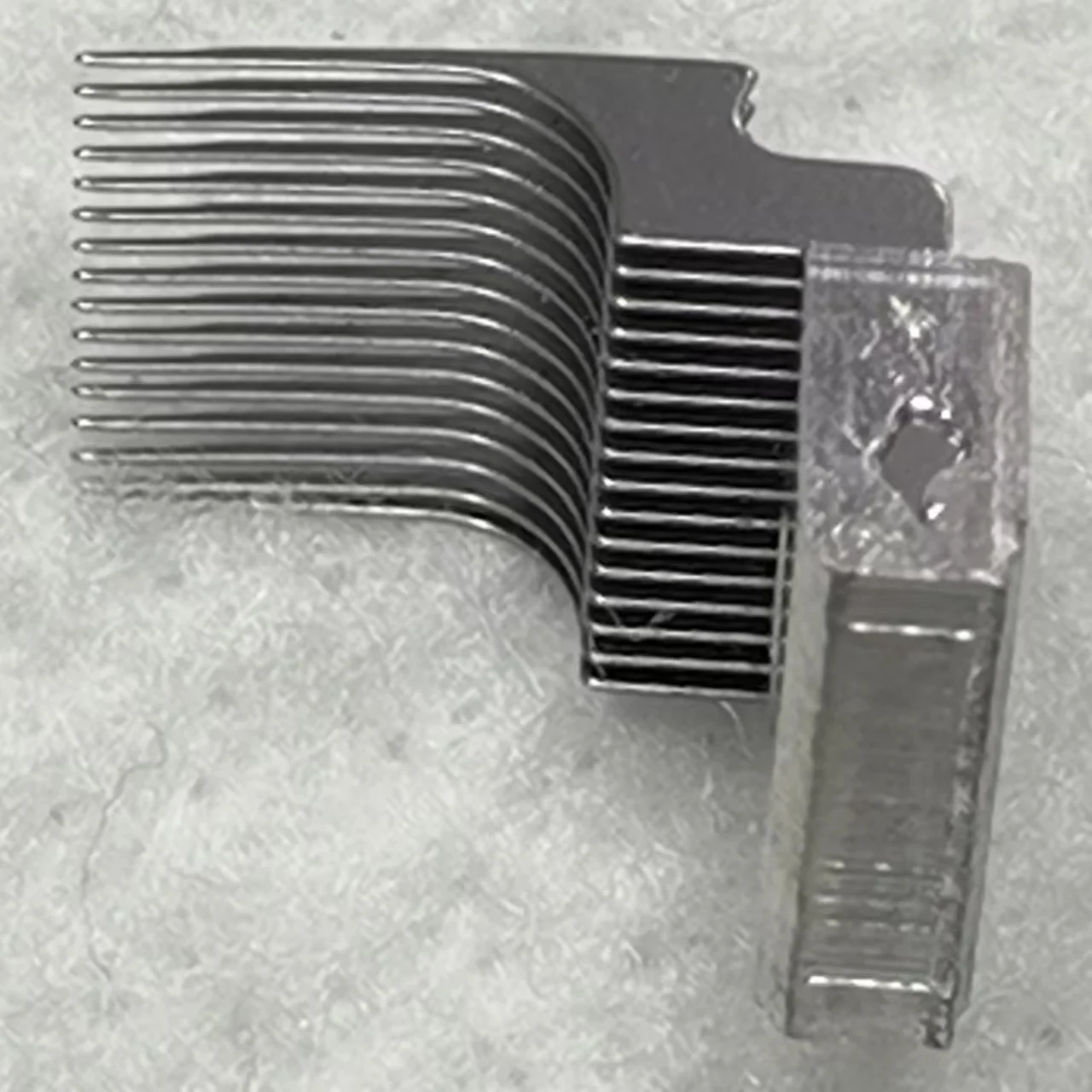 Warp knitting needle