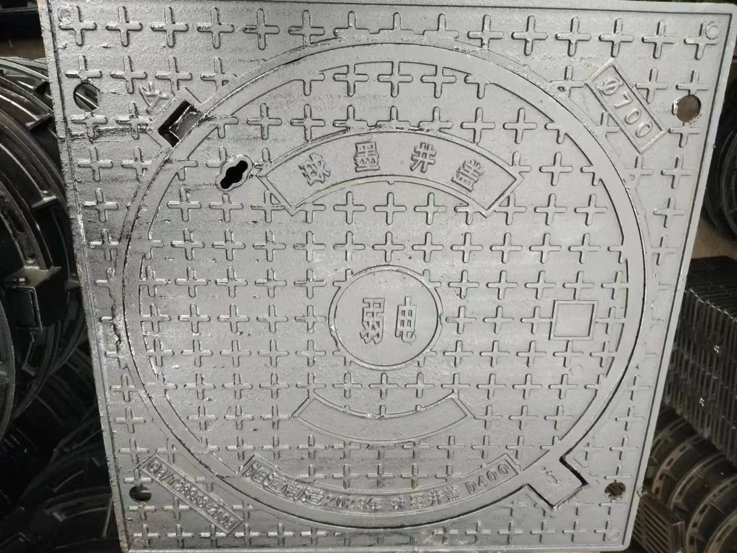 Fast Delivery Ductile Iron 800x800 Anti Theft Cast Iron Manhole Covers Heavy Duty