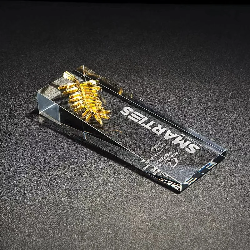 Custom Metal Diamond Crown Trophy Basketball Football Crystal Trophy Medal Award Souvenir