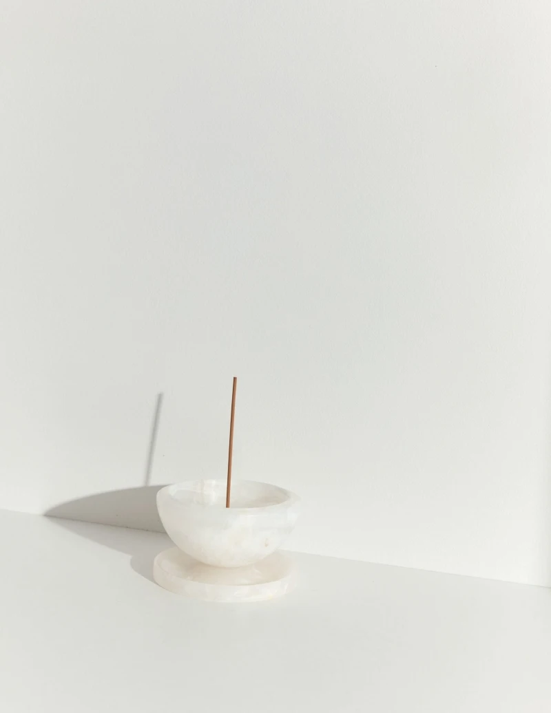 stonekocc Fragrant Insert Handmade Natural Marble Round Incense Burner Holder Beige Travertine Stone for Room / Kitchen / Coffee