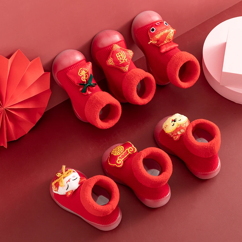 New Design Winter New Year Cotton Thick Lovely Style Snow Walking Soft Shoes Anti-slip Warm Socks Shoe For Kids