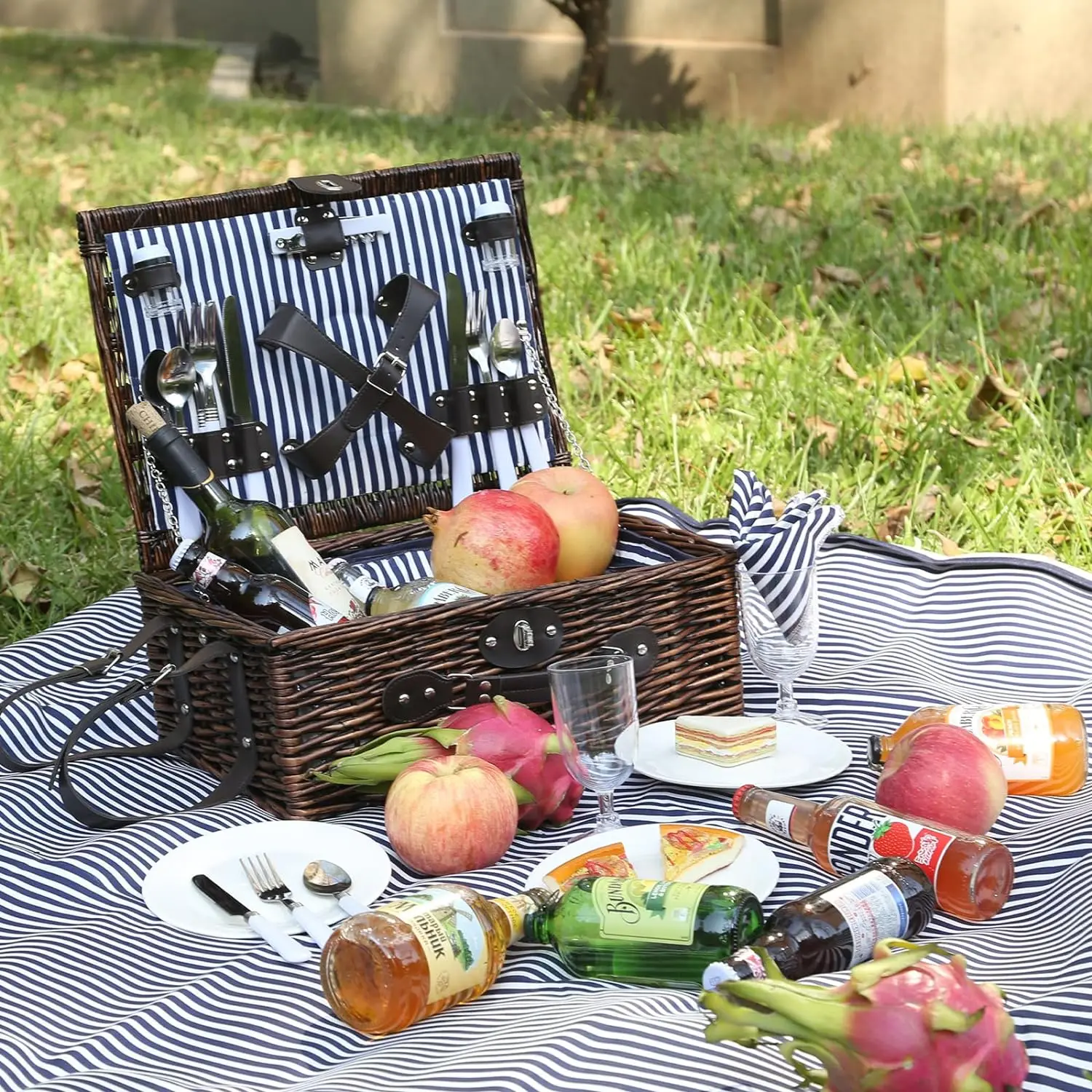 JY Rattan Willow Natural Hand Basket Outdoor Camping Basket Custom Wicker Picnic Hamper For 4 Picnic Wine Rack