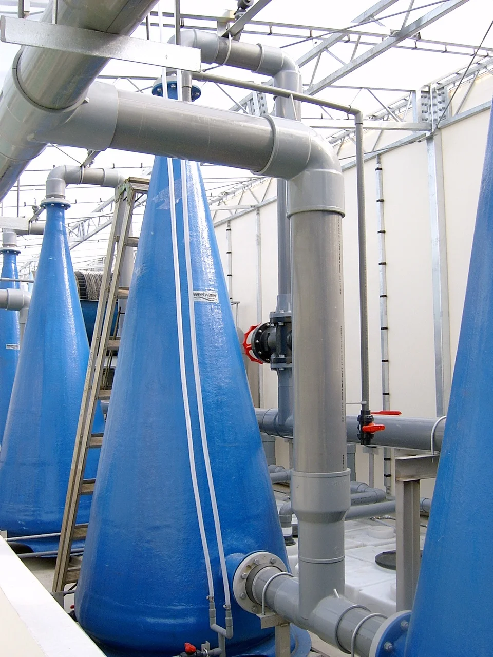 oxygenation cone for land-based intensive aquaculture sustainable fish farming aquaponics farm pisciculture mariculture