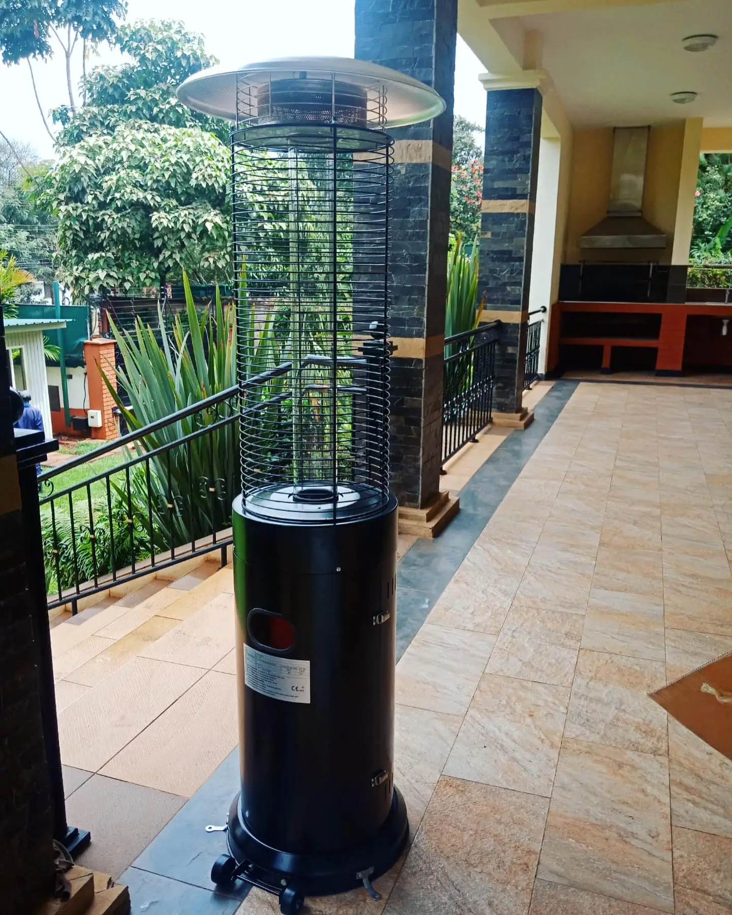 Modern 13kw Outdoor Patio Heater Cylinder Garden Propane Flame Gas Iron & Stainless Steel LPG for Garden & Outdoor Heating