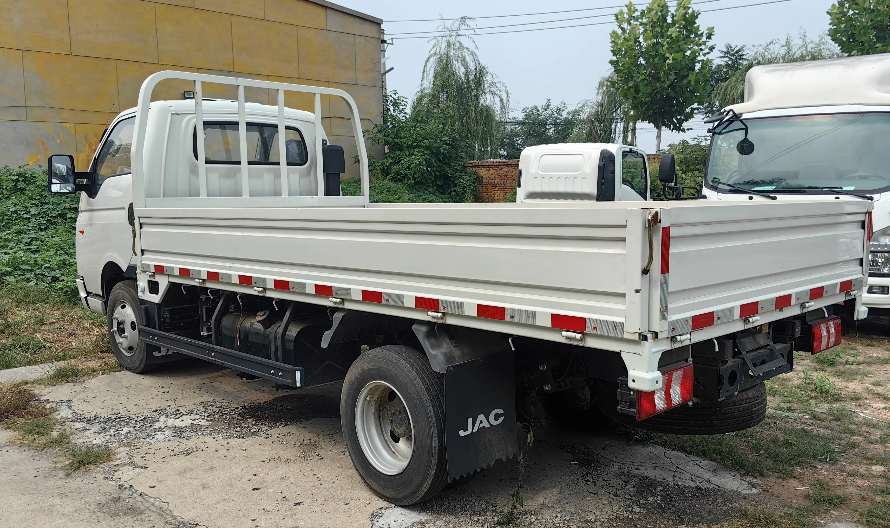 JAC X7 HFC4DB3-2E ENGINE MODEL 90KW 122 HP CARGO TRUCK