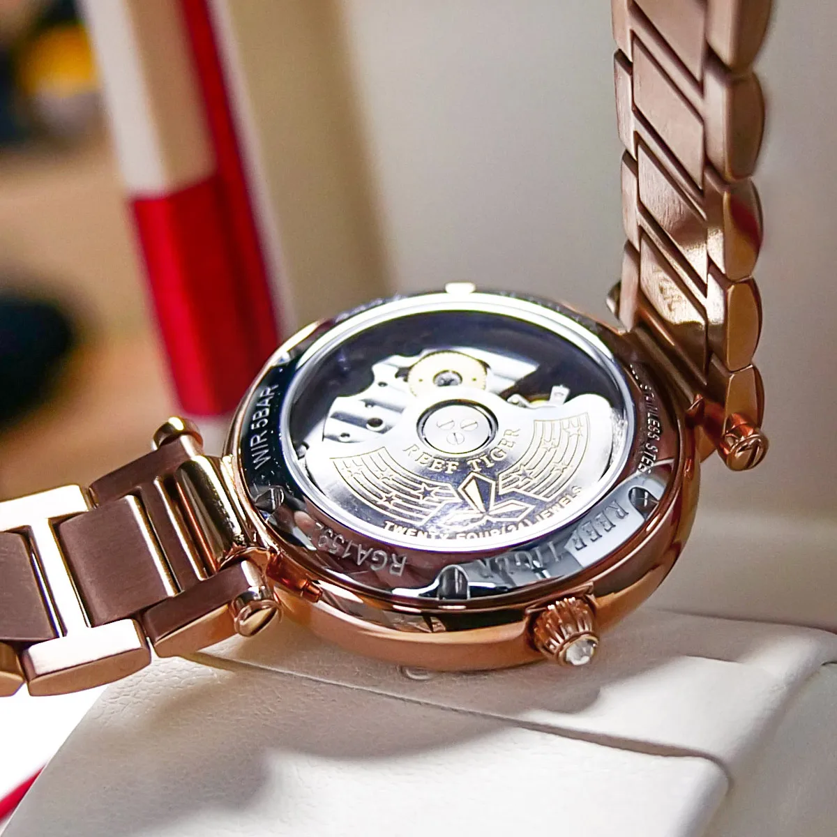 
Reef Tiger Top Brand Luxury Women Watch Ceramic Rose Gold Bracelet Diamond Automatic Mechanical Shell Watches Clock RGA1592 