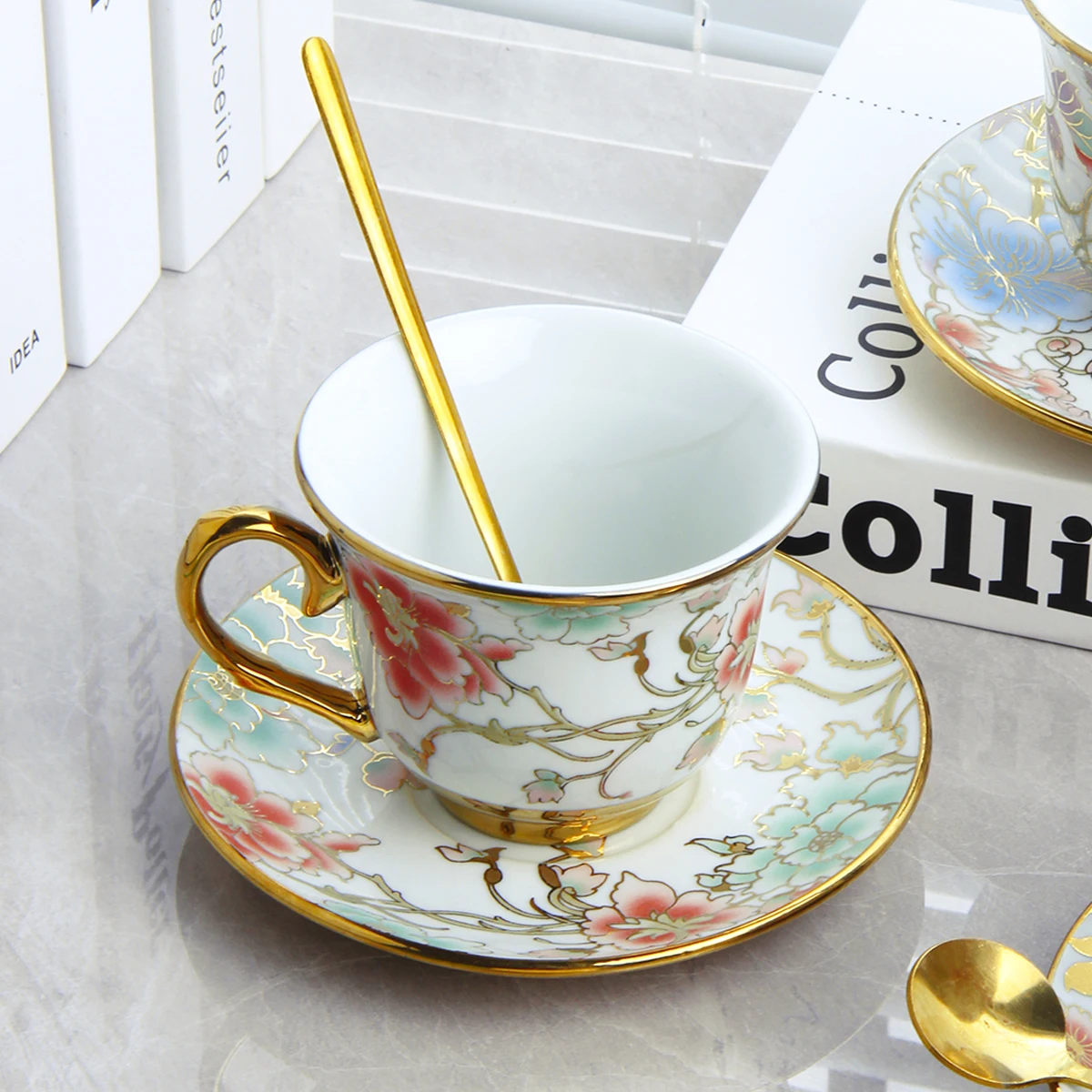 Ceramic Tea Coffee Cups Gold Rim Flower Bone China Tea Tray Set with Lid Gold Rim Turkey Reusable Tea Cups