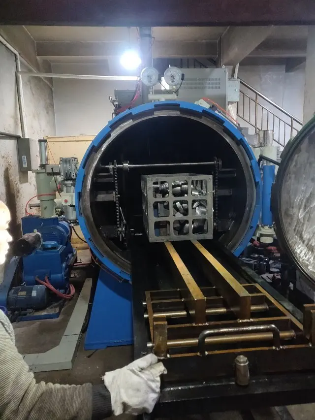 1300c Heat Treatment Oil Gas Quenching Furnace Vacuum Furnace For Bright Quenching Of Die Steel