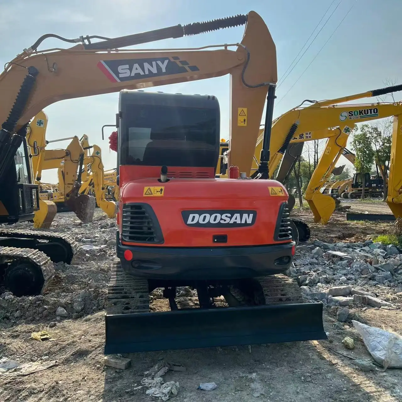 Высококачественный б/у Doosan DX60 колесный экскаватор в хорошем состоянии 6-тонный мини 6t прямые продажи с завода