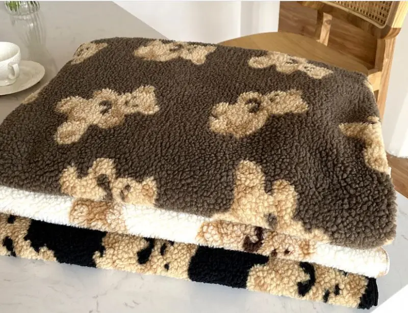 Hot sale good quality popular warm and fluffy wholesale baby plush blanket