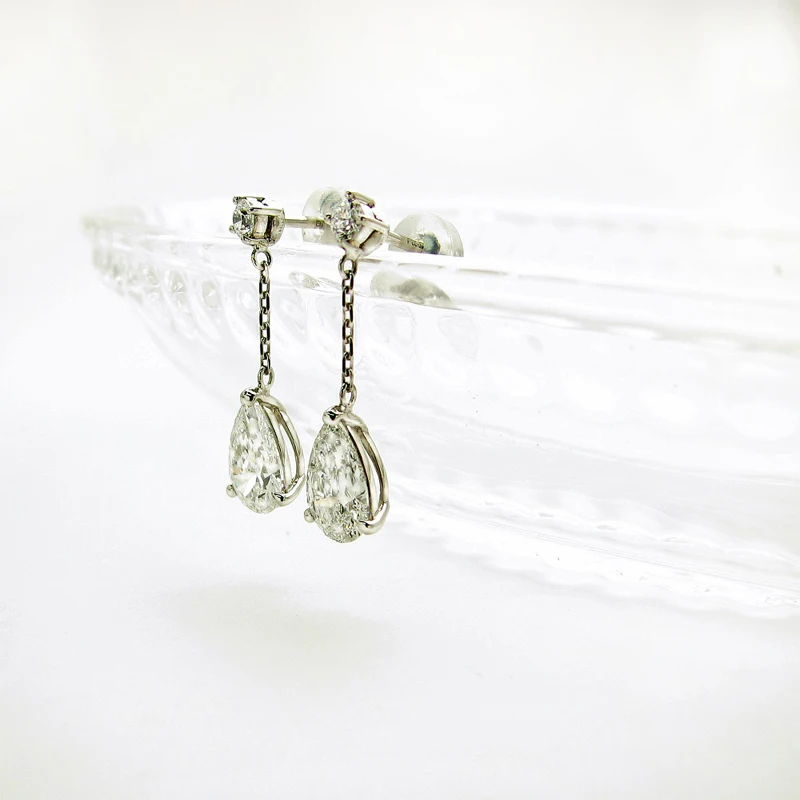 Pear cut moissanite 4.jpg