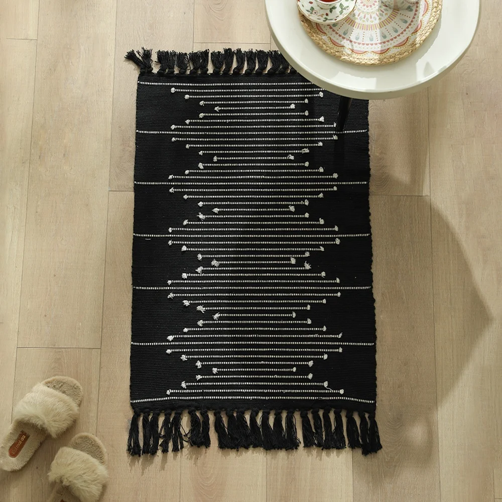 Hot Selling Handmade Woven Bohemia Floor Mat Decorative Padding Tassels Area Rugs For Bedroom
