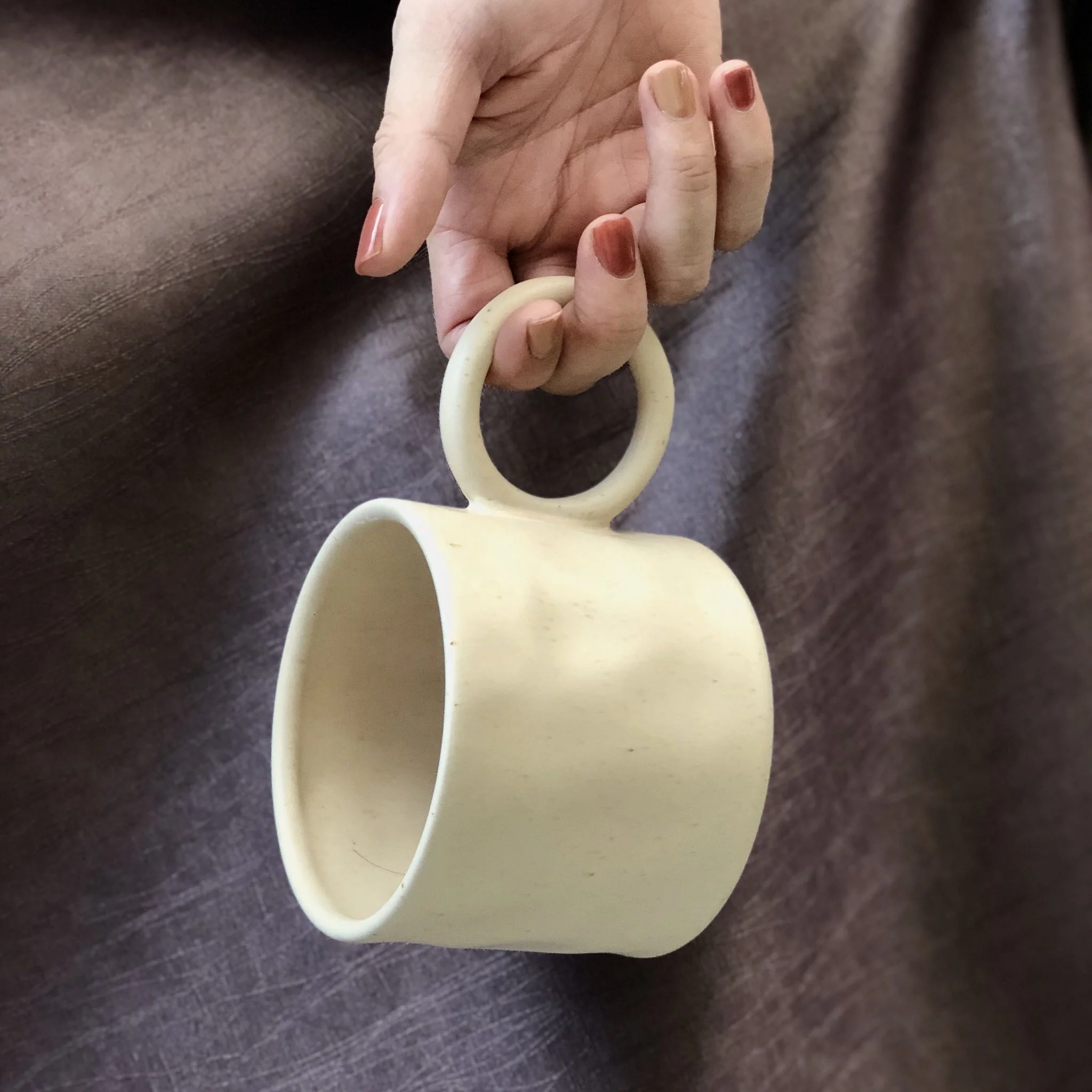 Top Quality 450ml Popular Elegant Design Cream Ceramic Mug Coffee Mug Mark Cup Milk Mug with Handle