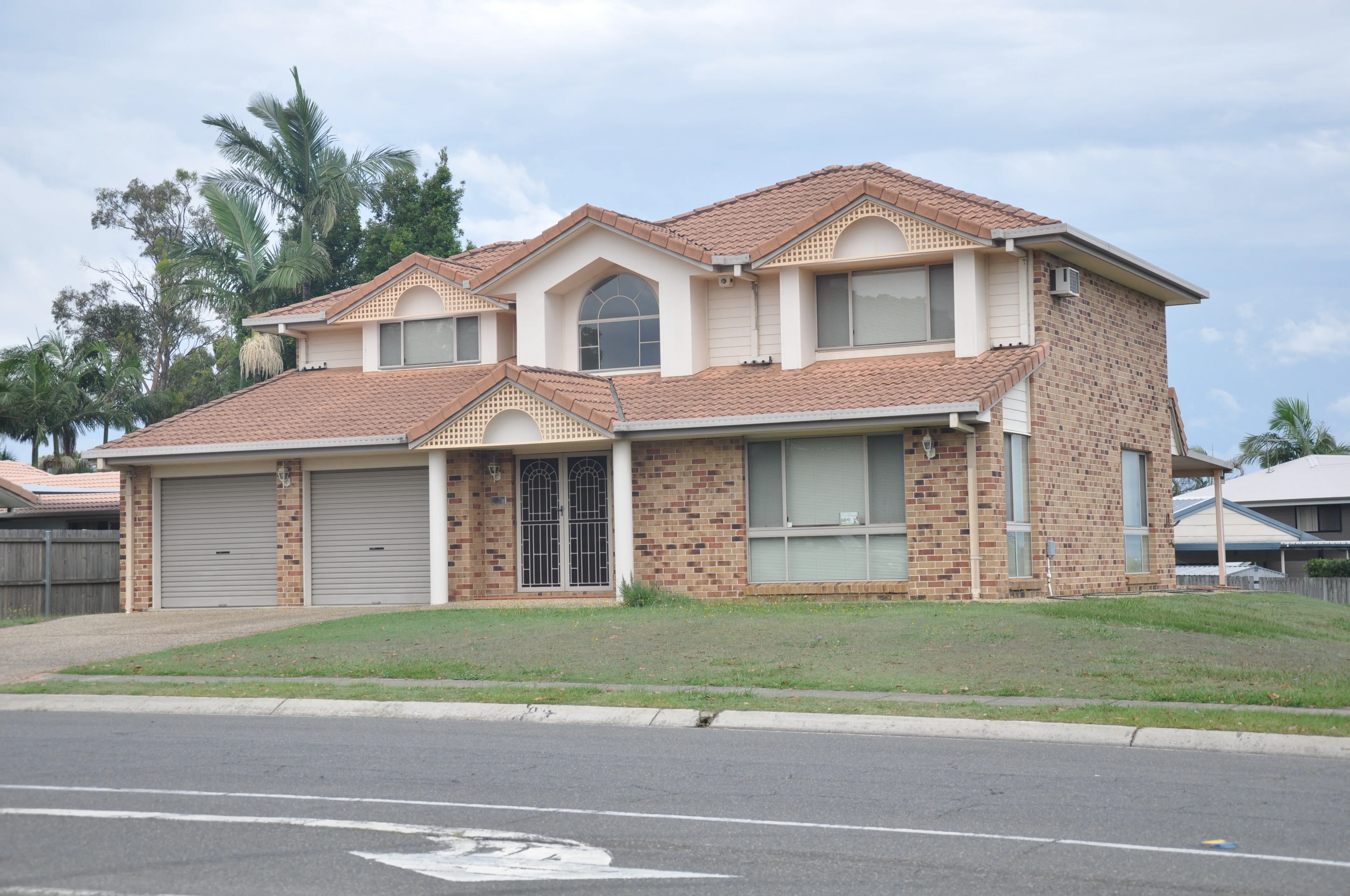 Paint or hot dip galvanize professional light steel structure construction villa building design