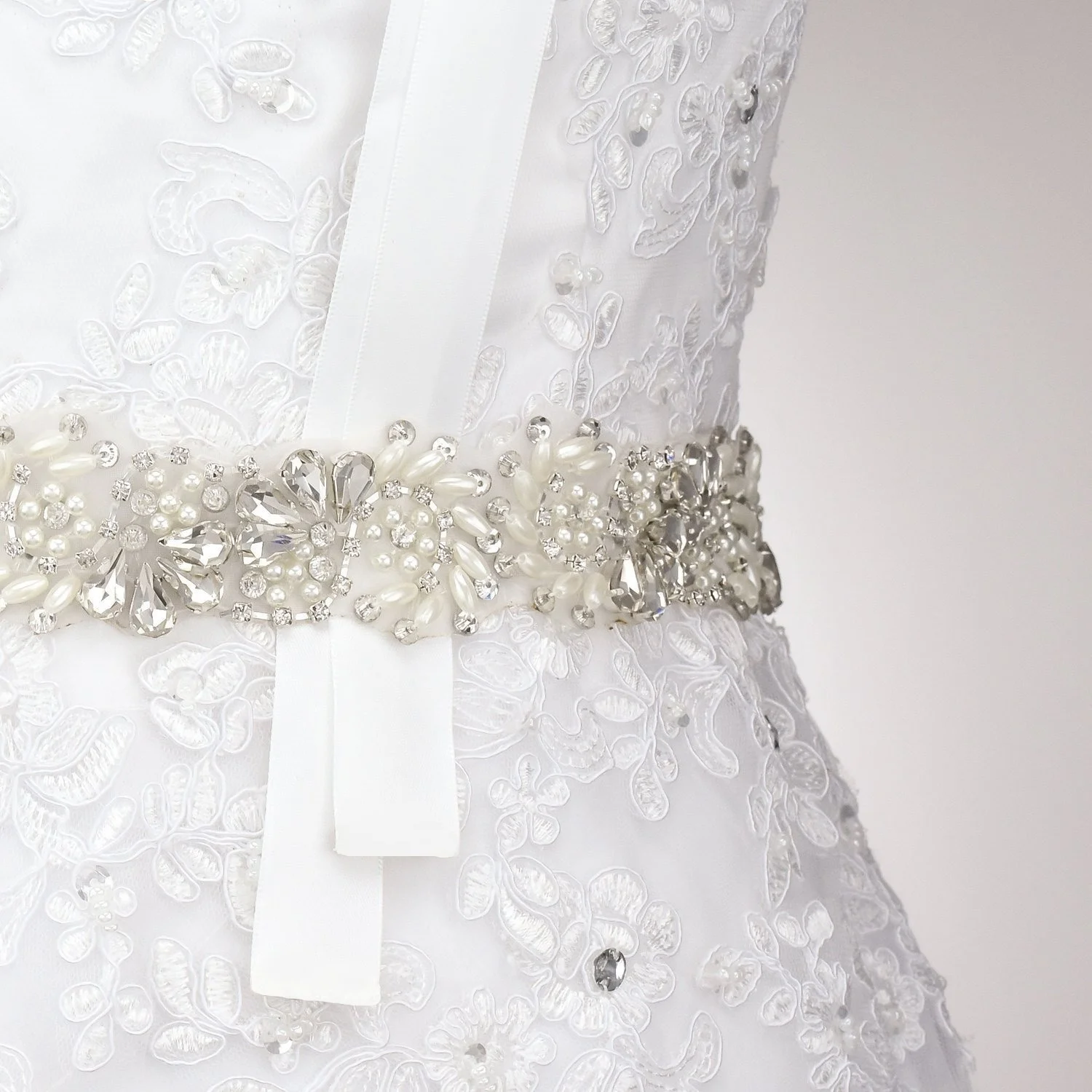 
New Design Pearl Crystal Beaded Bridal Sashes Rhinestone Applique Wedding Belts for Bride Bridesmaids Formal Dress 