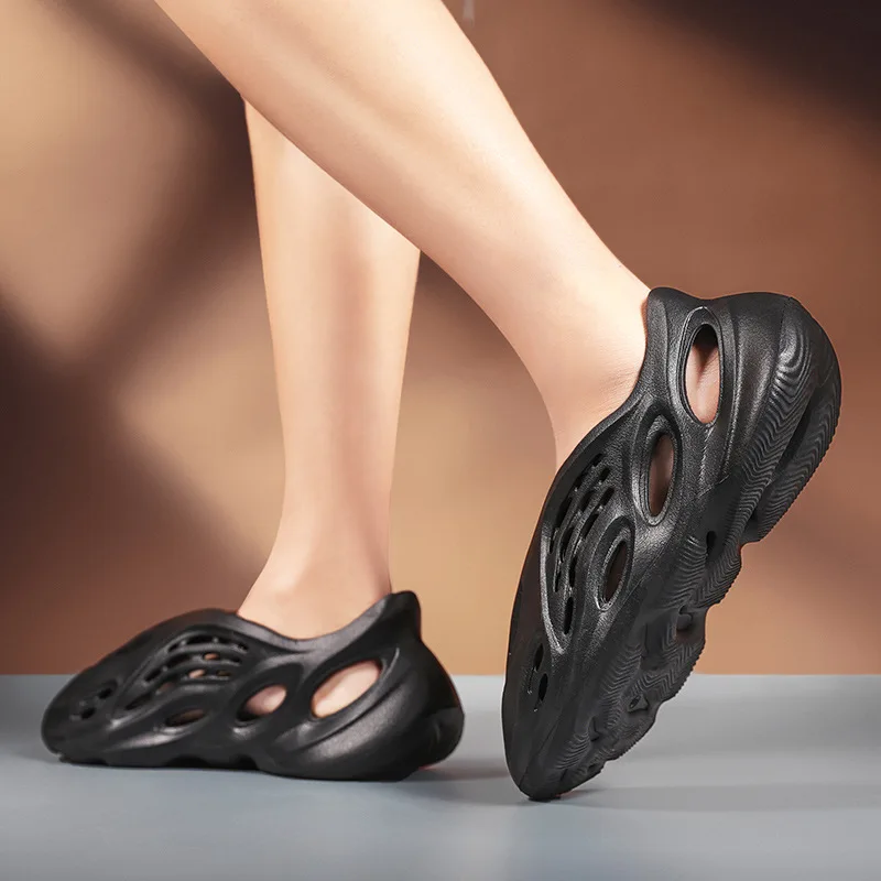 Yezzy slippers Lightweight Holes Hollowing Out Sandals Clogs Beach Shoes Sandal