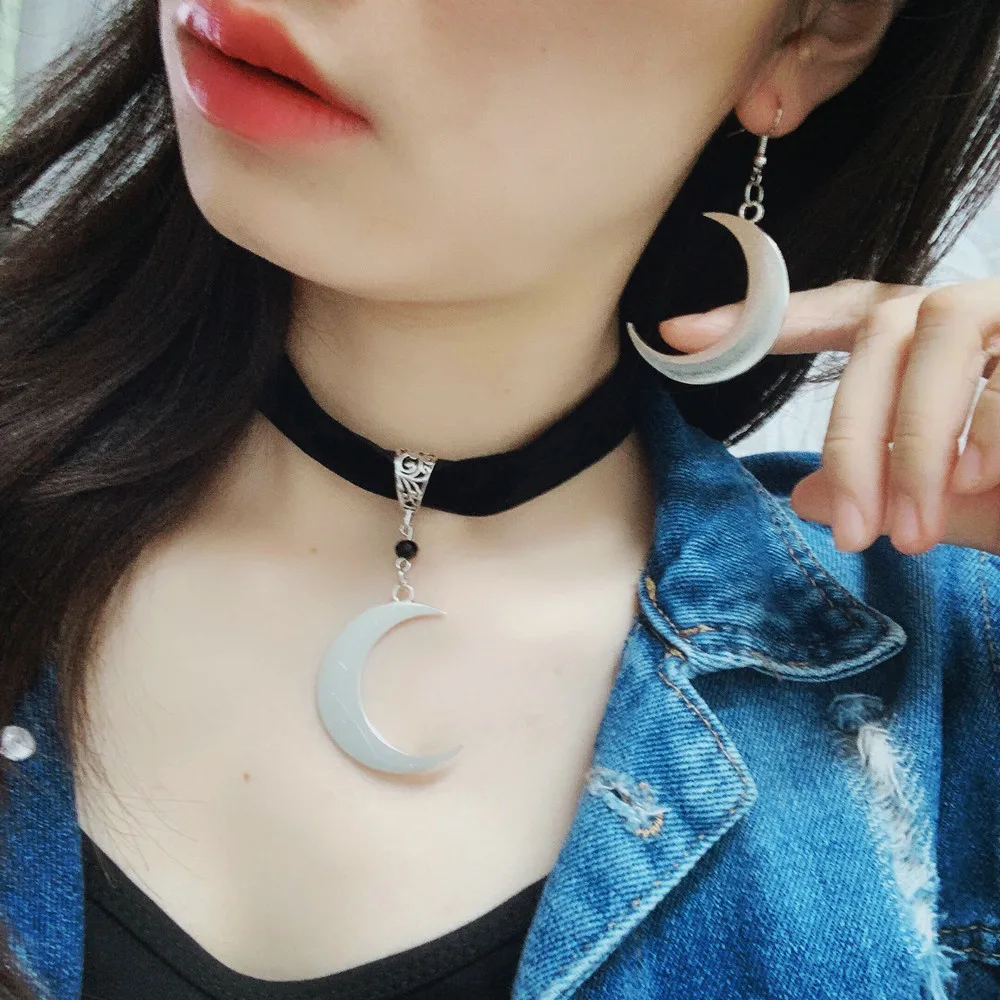 Gothic Velvet Chocker Collar Necklace For Women Velvet Cresecent Pendant Necklaces Silver Color Occult Dark Jewelry