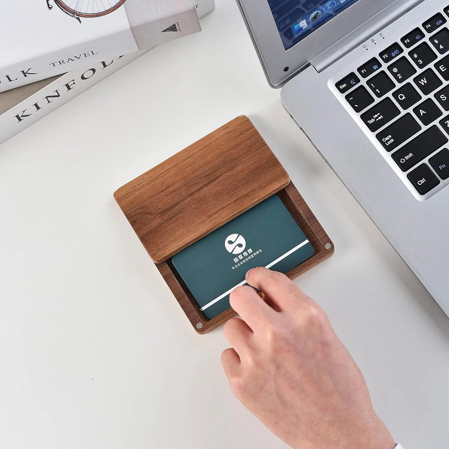 High Quality Black Walnut Wood Business Card Holder Square Wooden Box Magnetic Closure Stylish Credit Card Case Home Office Art