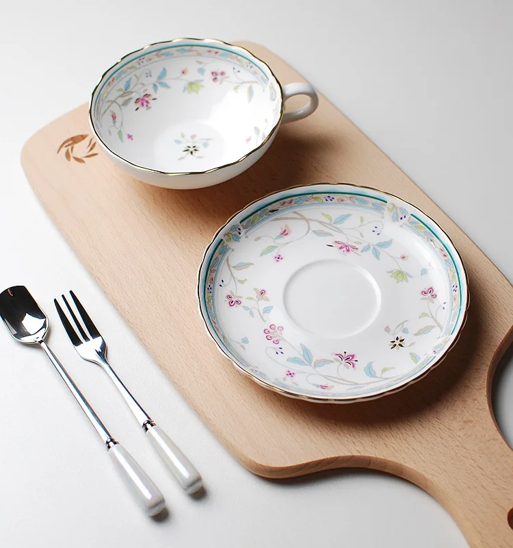 
Wholesale England Style Vintage White Bone China Ceramic Flower Tea Cup With Saucer Set 