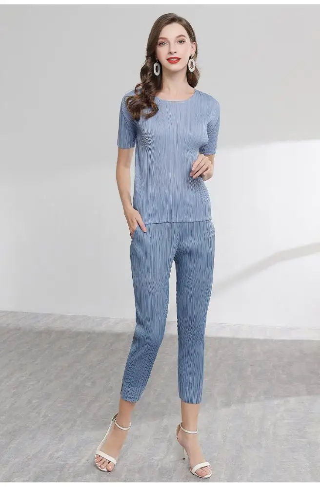 Women Gender and Blouses & Tops Product Type Ruched Top