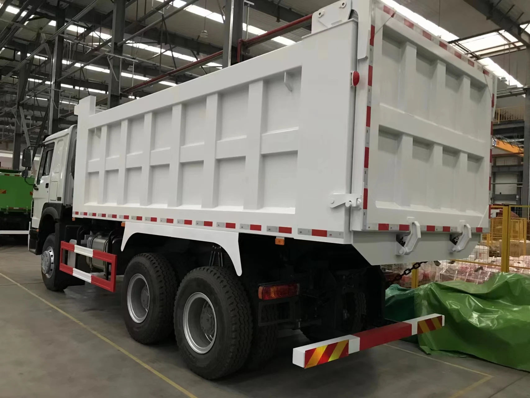 Новый самосвал Sinotruk HOWO NX 6x4 8x4 12 колесный для продажи в Африке