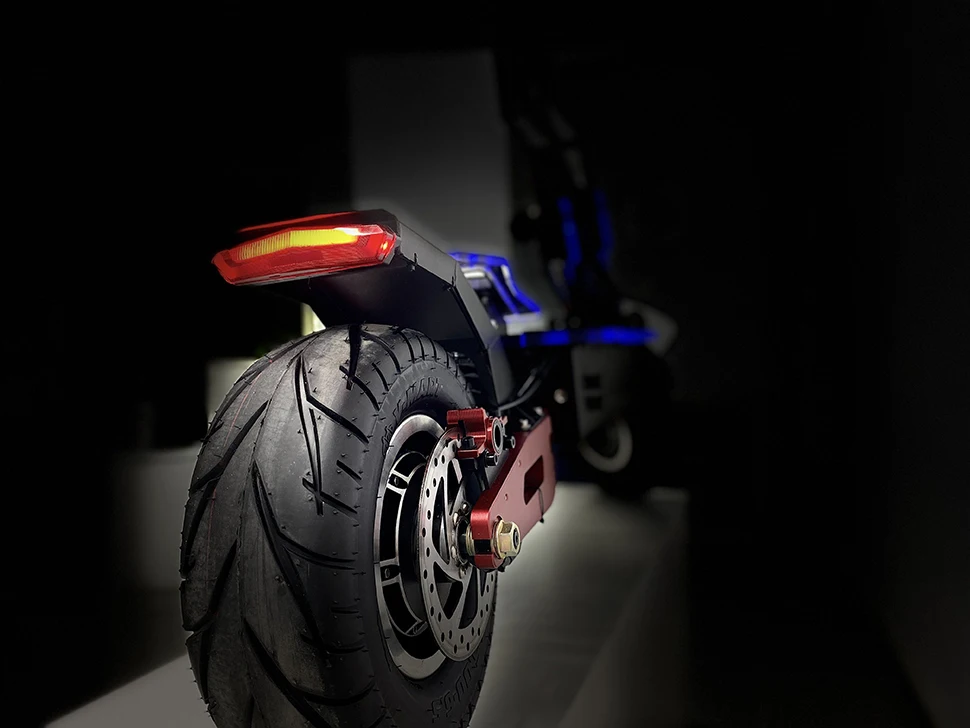 Maike  MKS 50ah eu warehouse scooter  fast dual motor 13 inch big wheel offroad electric e-scooter 8000w for adult wholesale