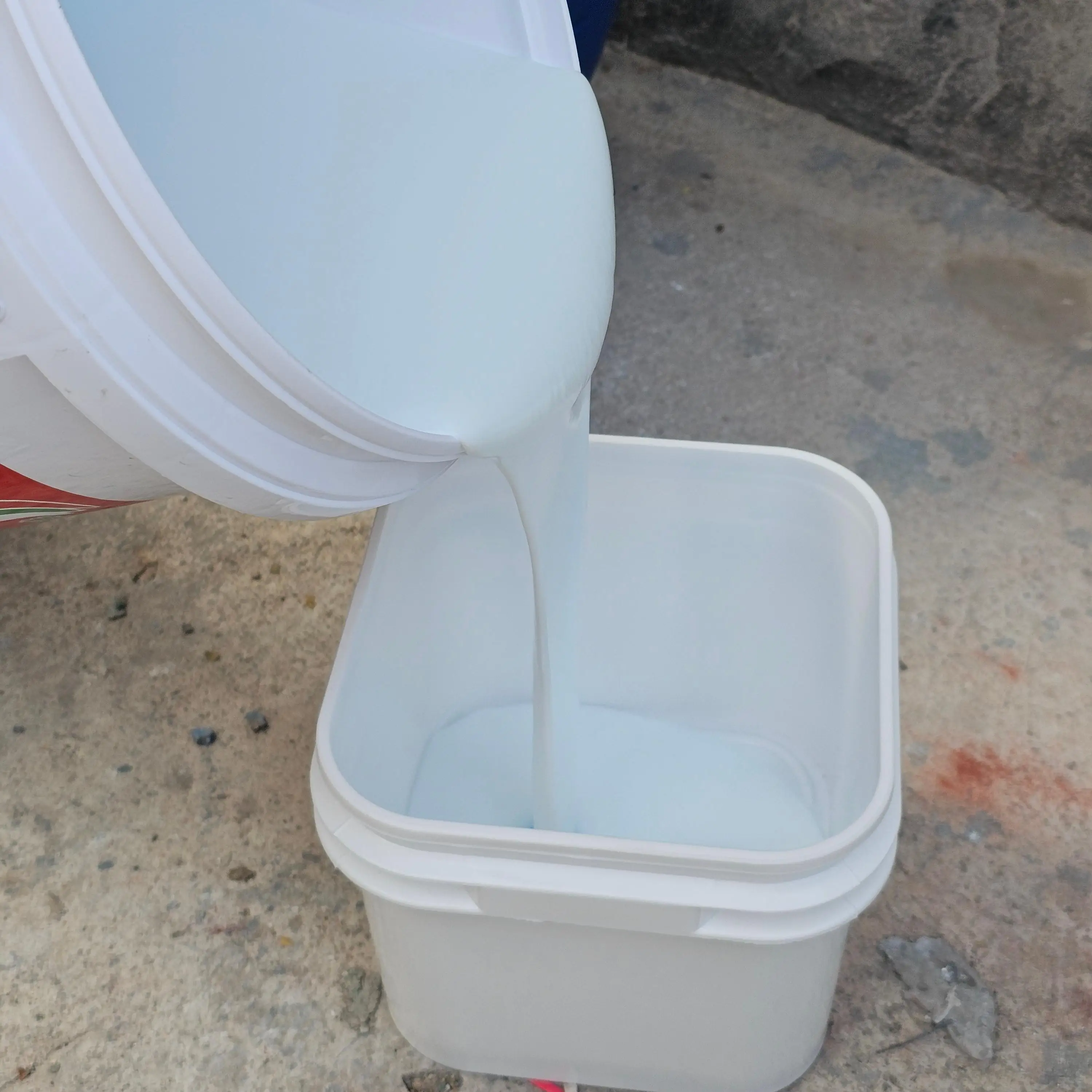 Modern Economical Concrete Sealant Hardener Water-Resistant Acrylic Acid Paint Coating for Leakages Waterproof Design