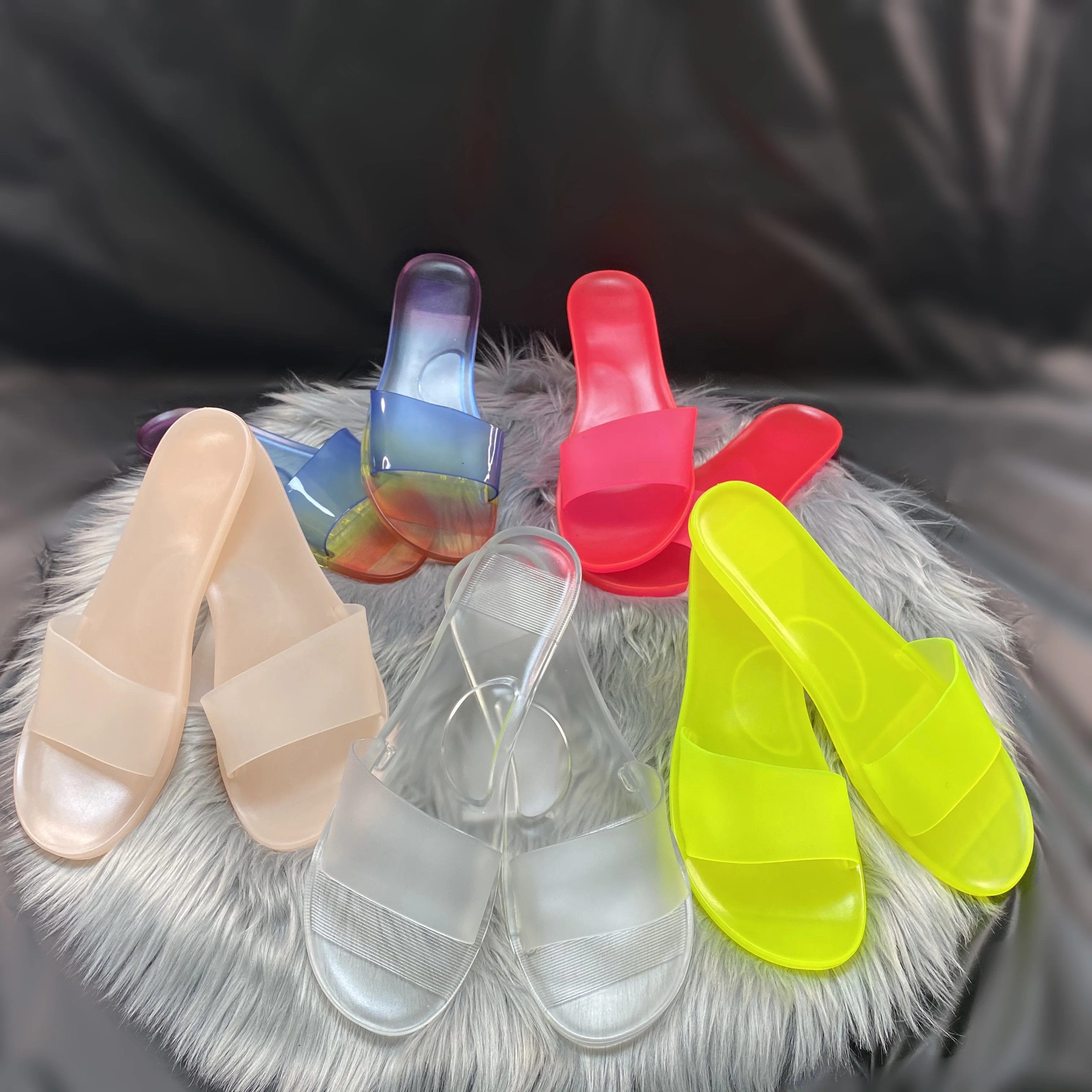 2021 New Color Fashion Summer Women Sandals Clear Shoes Slip-On Jelly Shoes Ladies Flat Beach Sandals Outdoor Holiday Slides