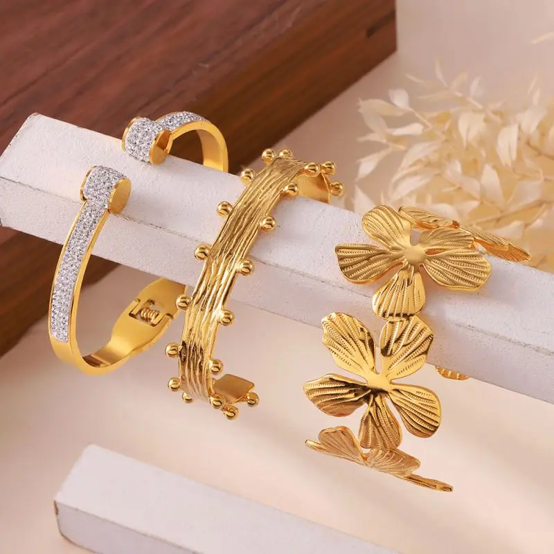 Accessories Women Permanent Jewelry Tarnish Free 18k Pvd Gold Plated 316l Stainless Steel Flower Bracelet Bangle For Women
