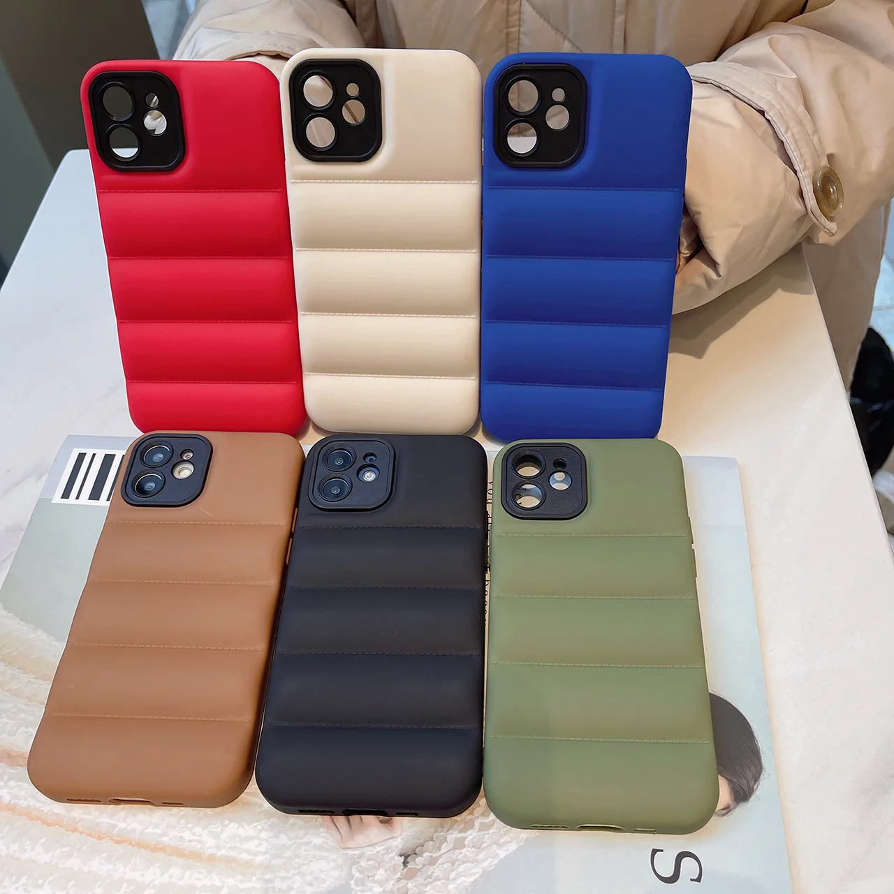 Amazon hotselling  Jacket Phone Case For iPhone 13 12 11 Pro Max The Puffer Case Soft Silicone Cover forpuffer jacket phone case