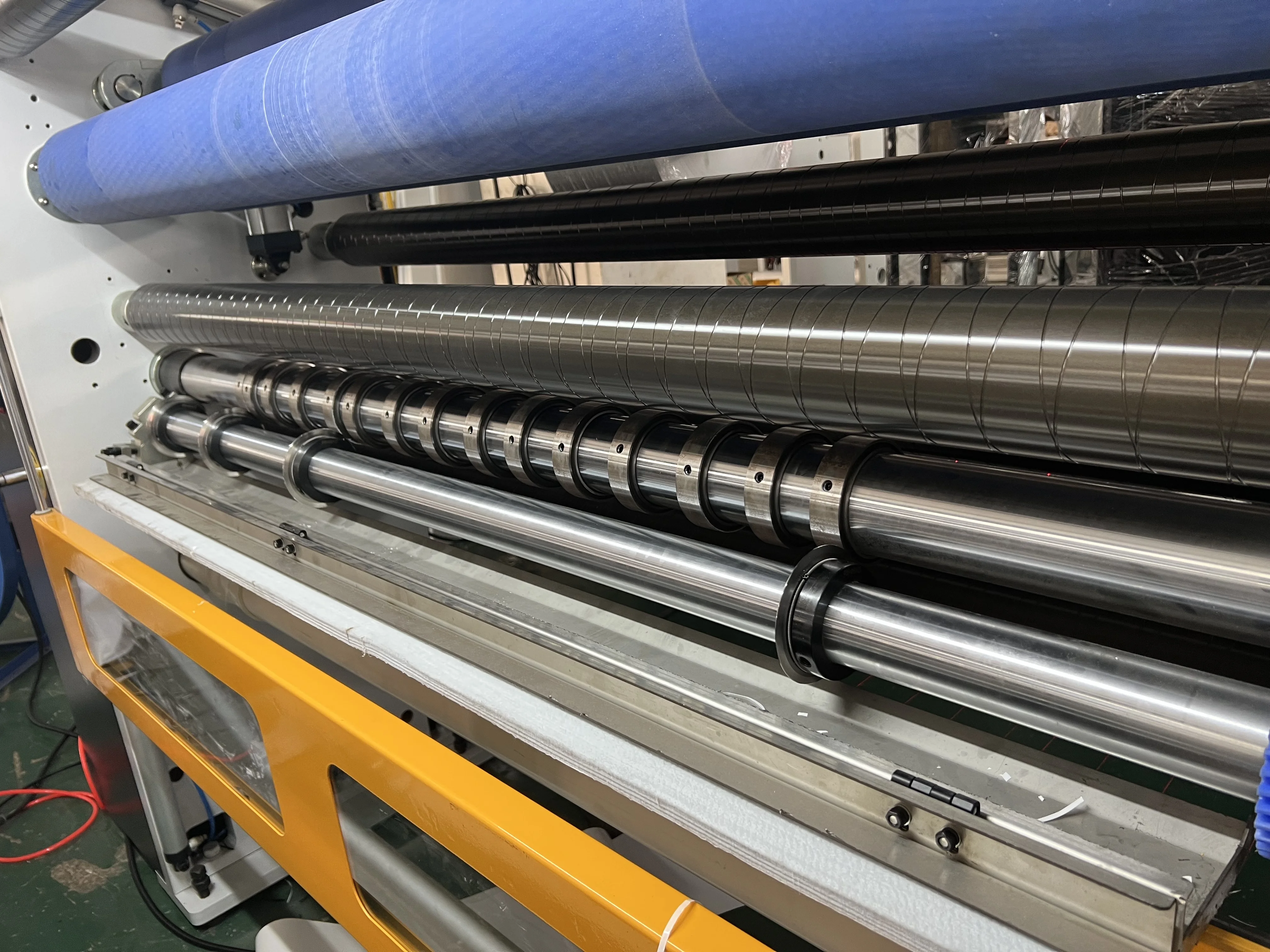HK-1600GPC  paper cutter and rewinder machine  Paper Slitting Rewinding Machine
