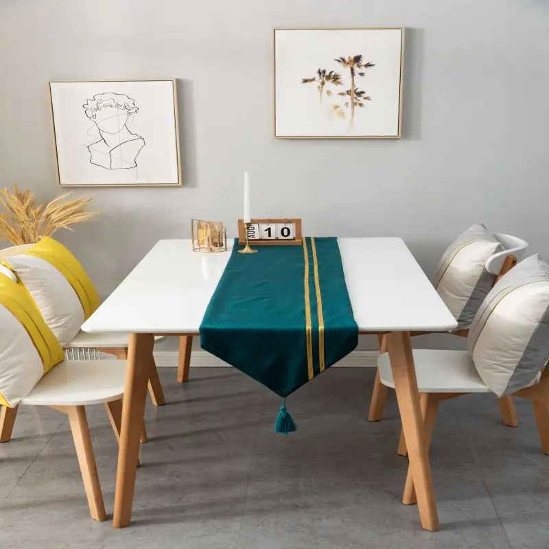 Wholesale Velvet Luxury Table Runner Decoration Fancy Wedding Table Runner For Home And Restaurant