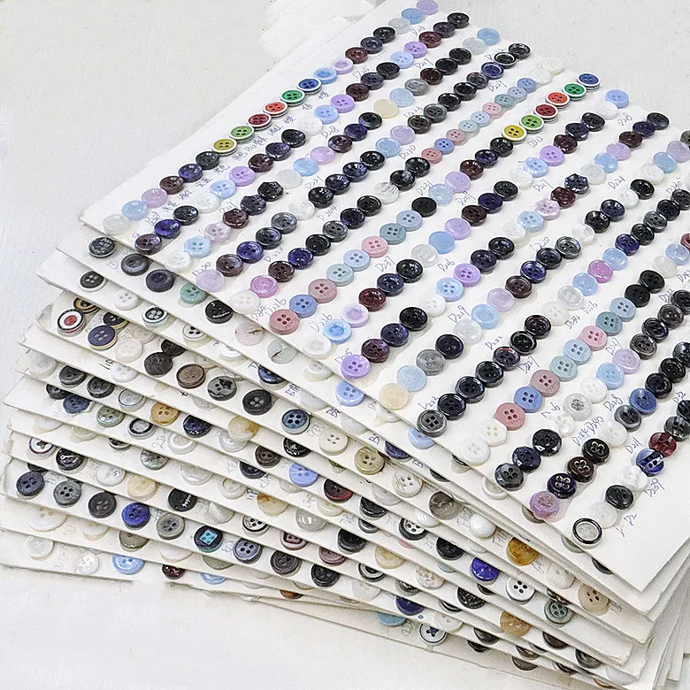 Button manufacturer sells custom logo 10mm11mm plastic resin shirt buttons