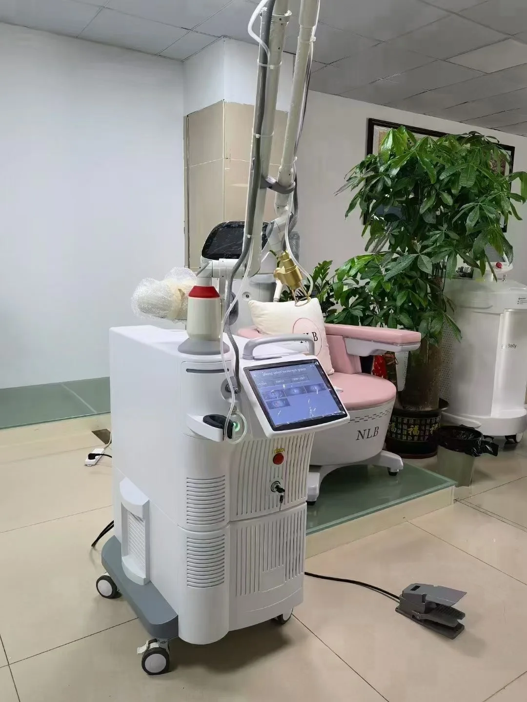 2022 High Quality China Co2 Fractional Laser 50w Med-870 Co2 Laser Tube Laser Skin Resurfacing Tightening Medical Machine