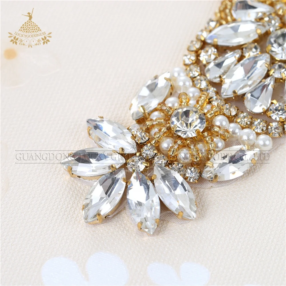 Top sale gold flower shape rhinestone applique for weeding