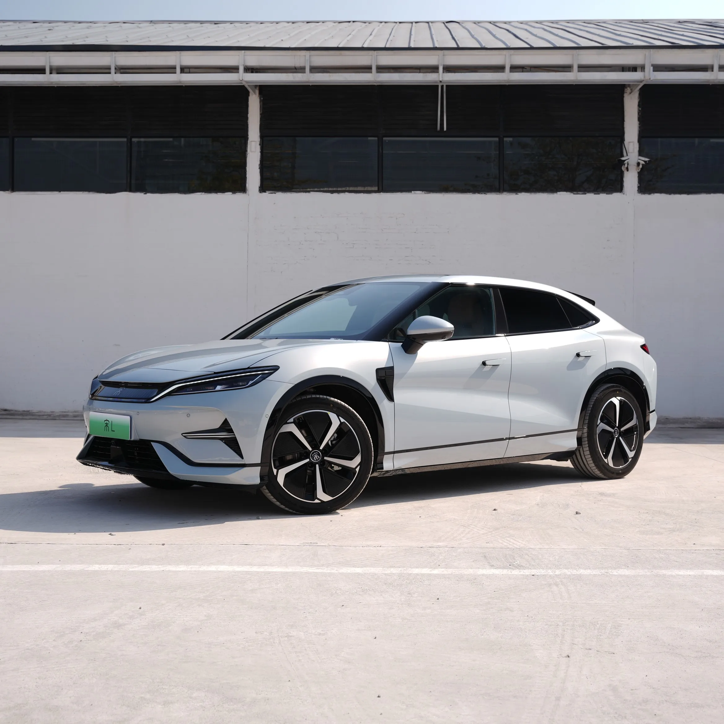 BYD Song L электрический внедорожник с нулевым уровнем выбросов Новый энергетический автомобиль с электрически регулируемым задним спойлером