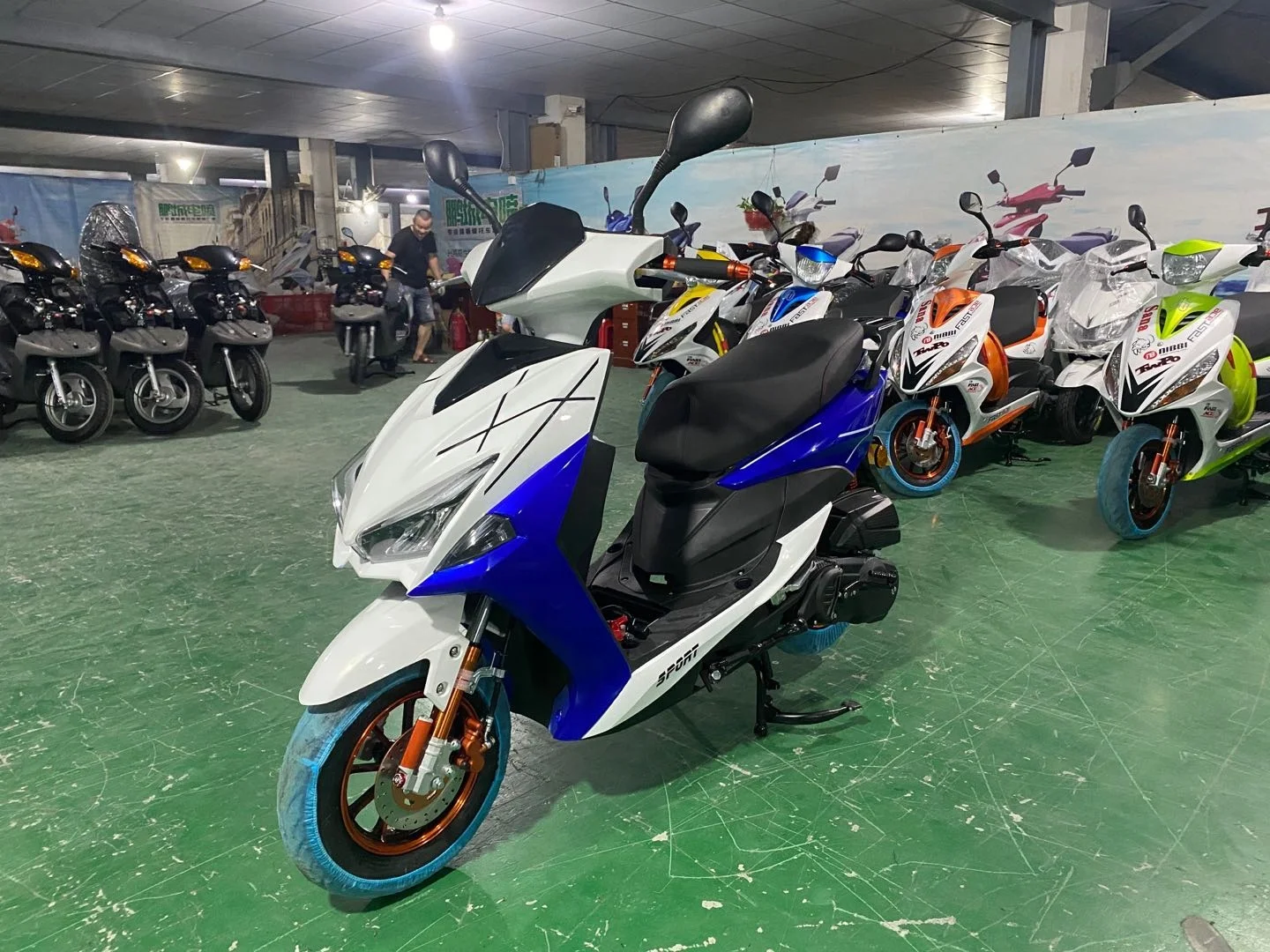 selling e 110 150 cc motor 100cc mini bike 2 wheel kick scooter cheapest motorcycle automatic 125cc moto bicycle for adult sale