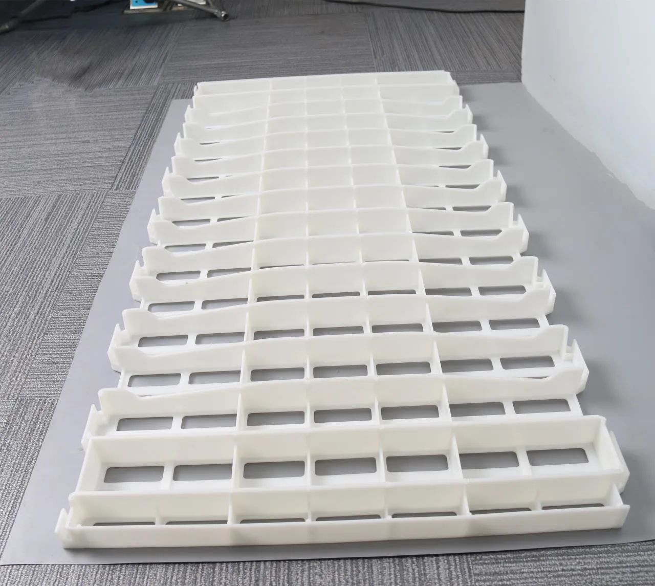 Chicken Broiler Poultry Farm Equipment Plastic Slat Flooring -