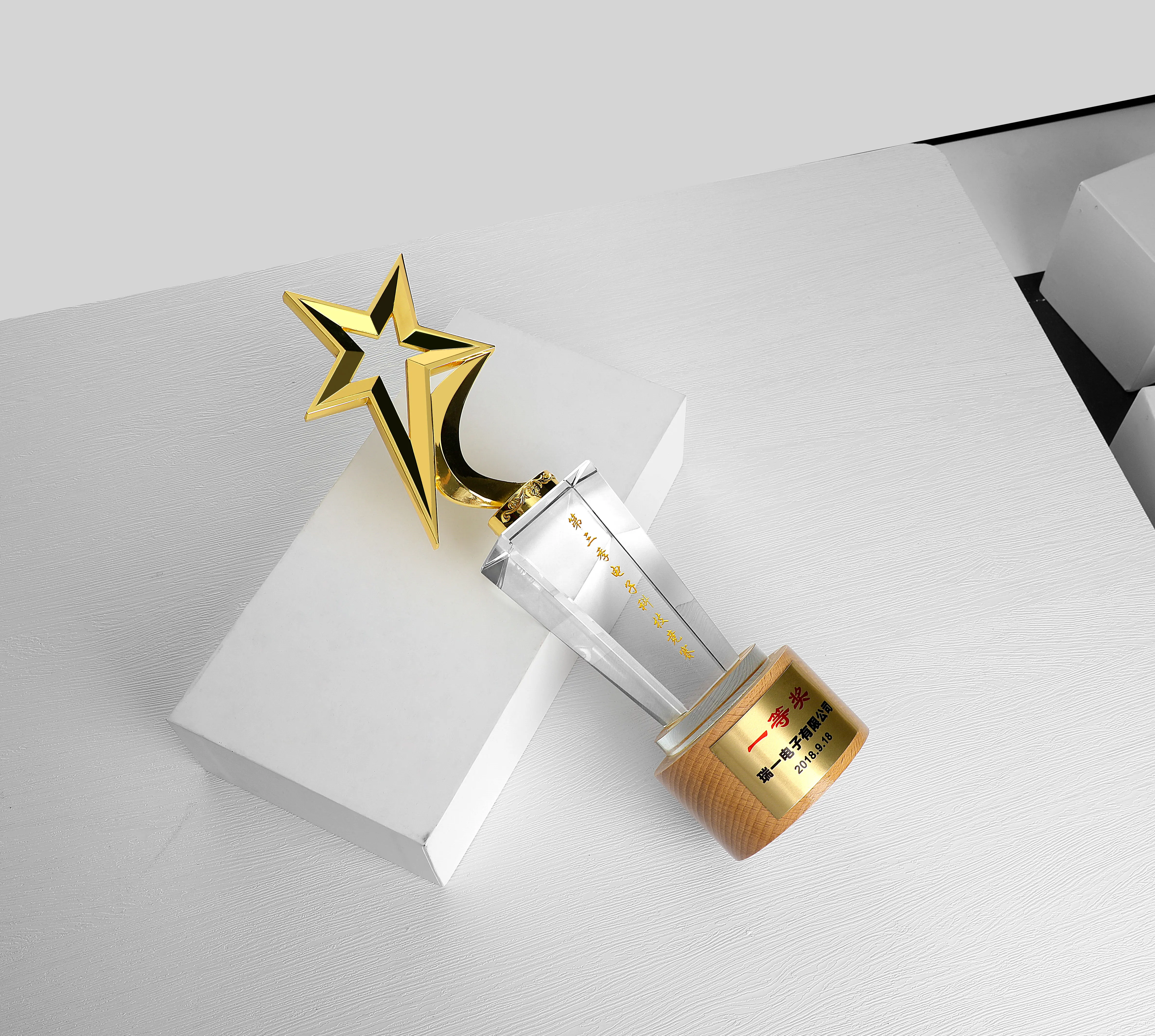 Низкая цена, Заказные образцы хрустального трофея, прозрачная поддержка, надпись, недорогая стеклянная награда трофея