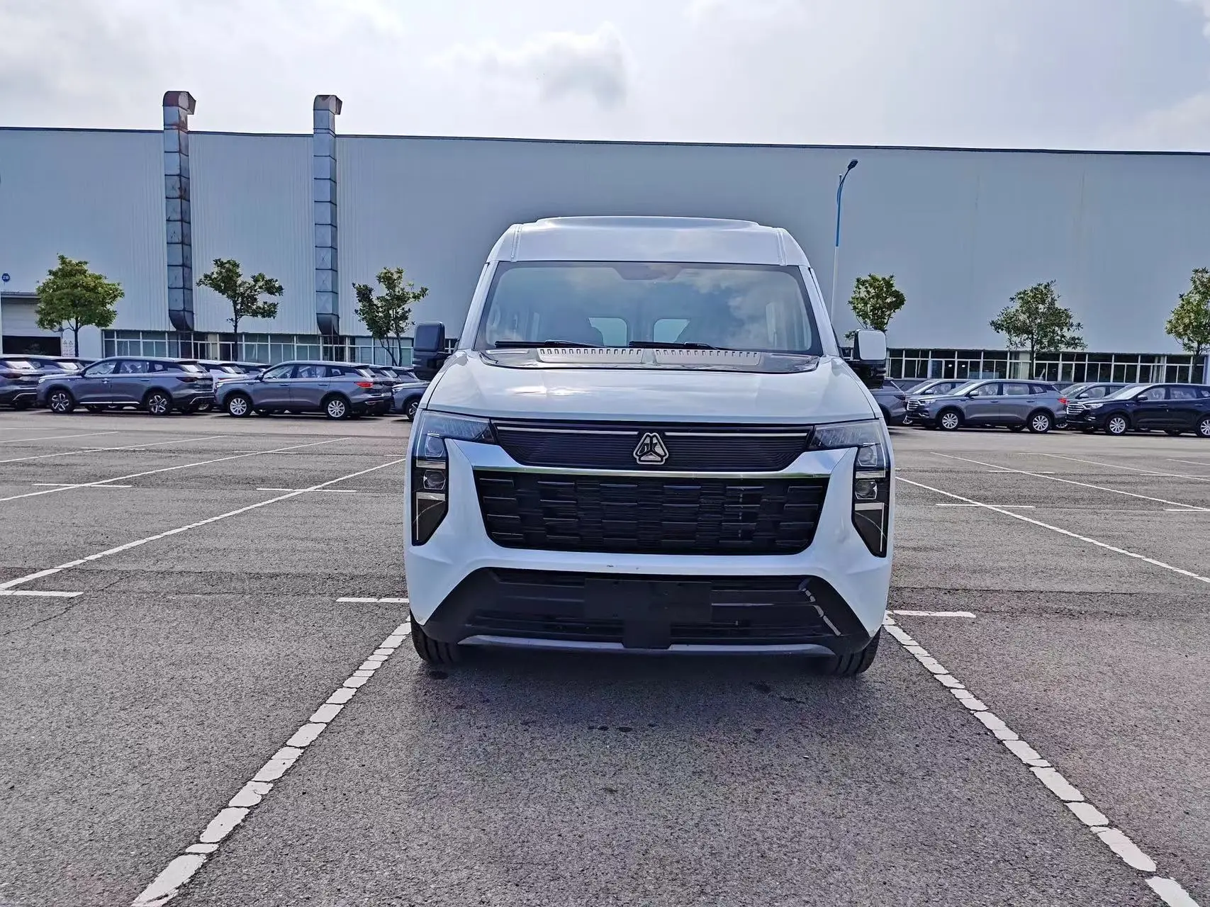 2024 New Diesel Cargo Van Mini Bus Popular  City Car for Daily and Urban Use