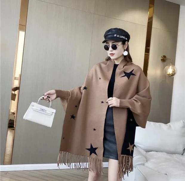 Best selling winter star pattern print tasse poncho for women shawl with sleeves