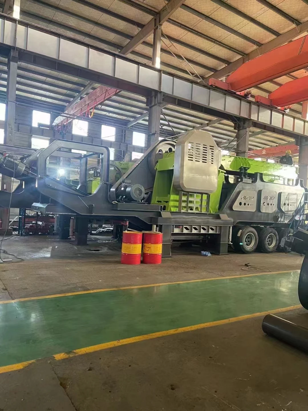 Direct Factory Operation Mobile Crusher Customized Output Professional Design Track Mobile Coarse Crushing Plant