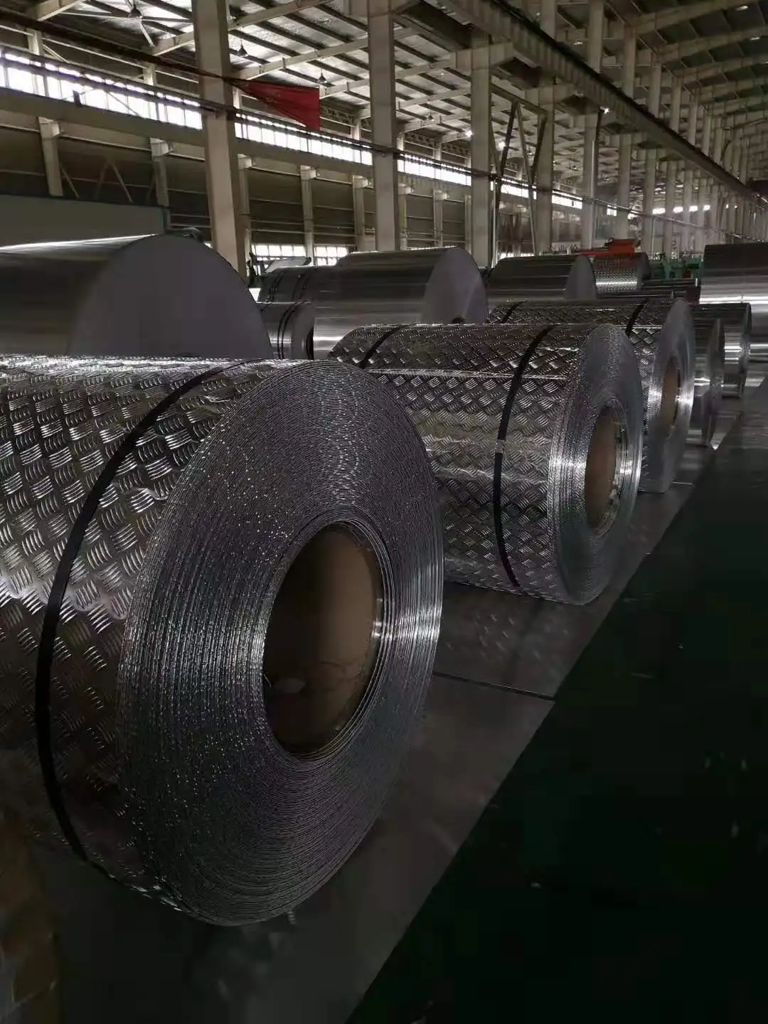 Gold Colour 5754 5052 Anodized Aluminium Checkered Plates Anti Slip For Stairs Flooring